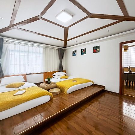 Yijingju Humanistic Inn Zhangjiajie Buitenkant foto