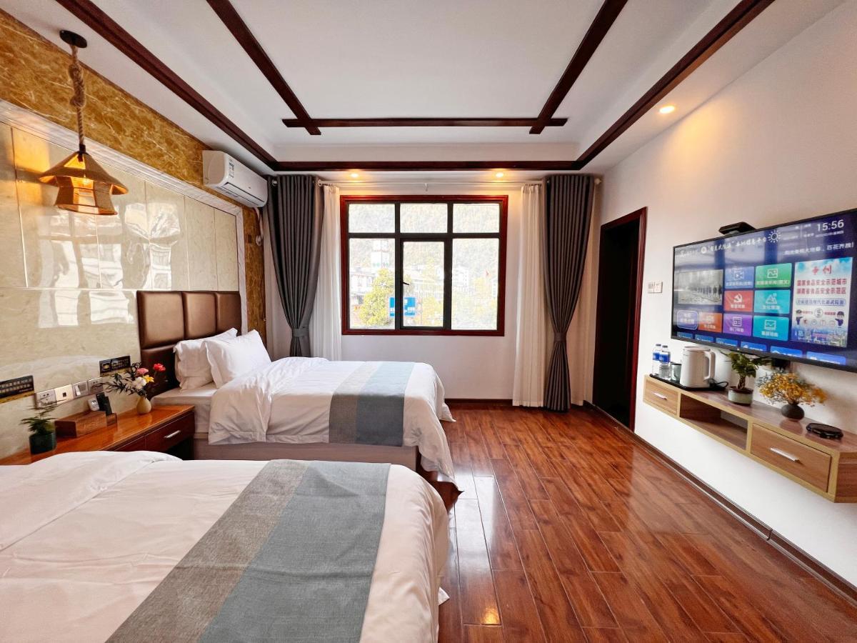 Yijingju Humanistic Inn Zhangjiajie Buitenkant foto