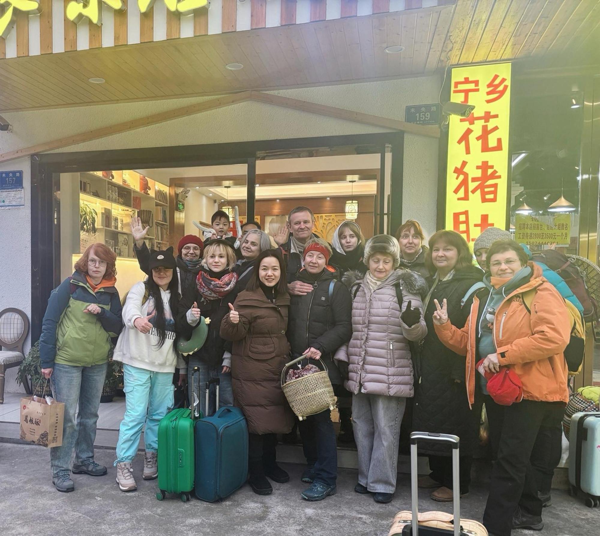 Yijingju Humanistic Inn Zhangjiajie Buitenkant foto