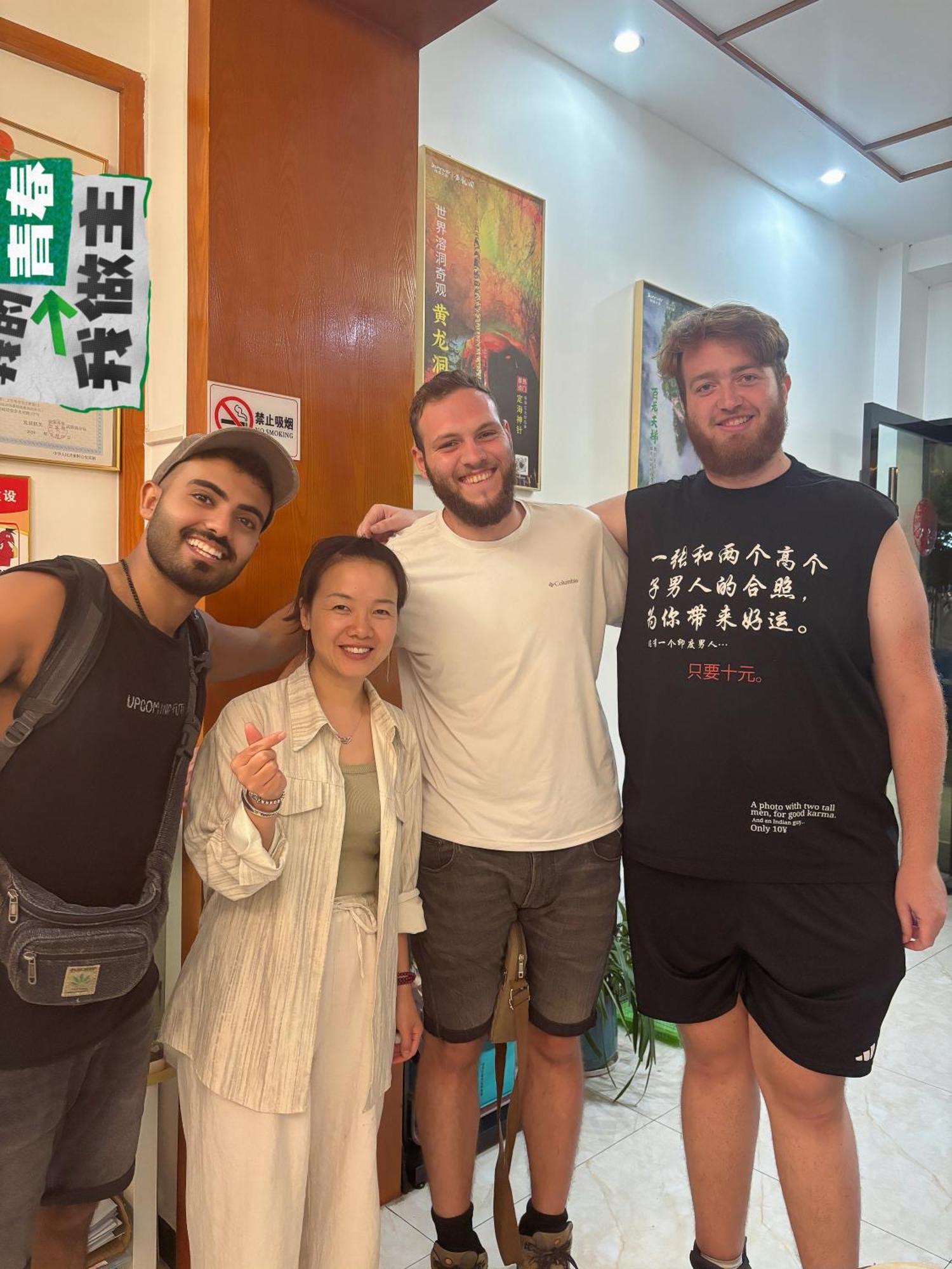 Yijingju Humanistic Inn Zhangjiajie Buitenkant foto